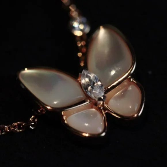 Excellent Used Condition VCA Necklace